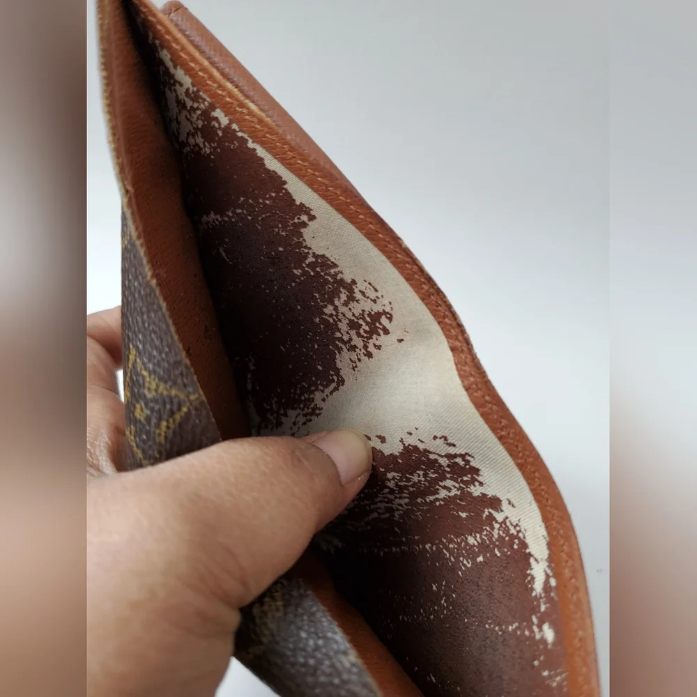Authentic Louis Vuitton Wallet